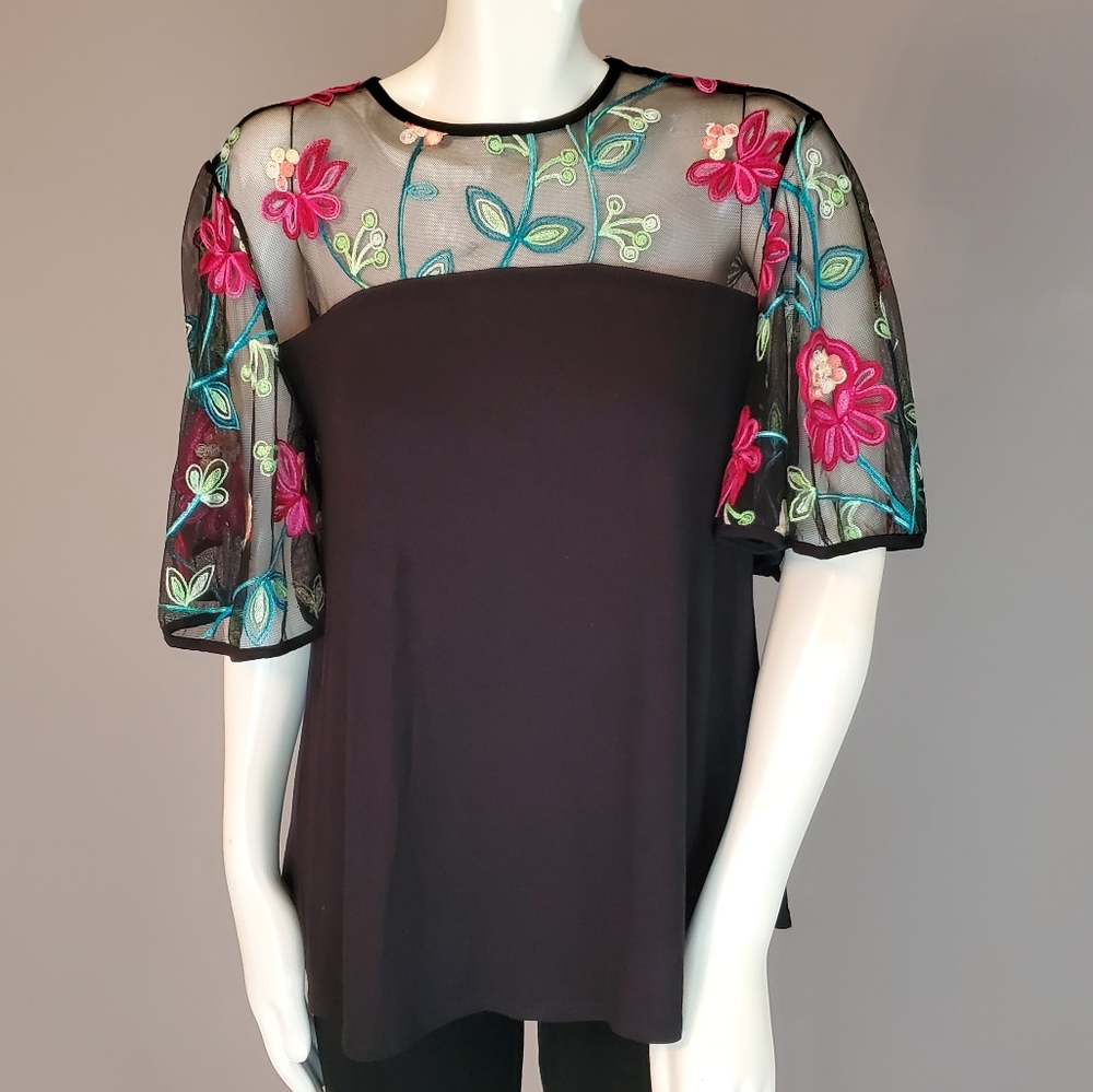 NWOT Kim & Cami Embroidered Flowers Black Blouse